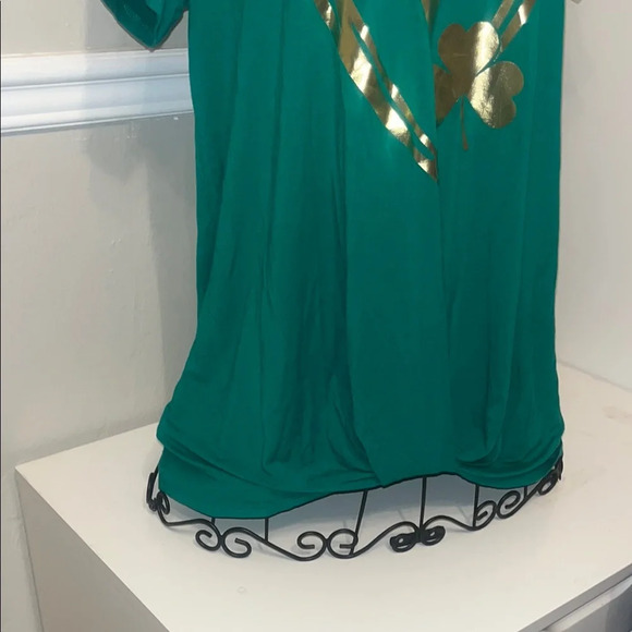 Scarlett Green Sequin Relaxed Tee - Picture 4 of 4